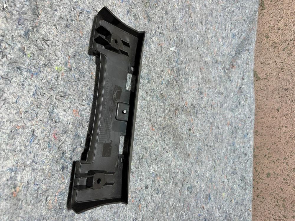 Infiniti Q50 Front Bumper License Plate Bracket 39548 – photo 4