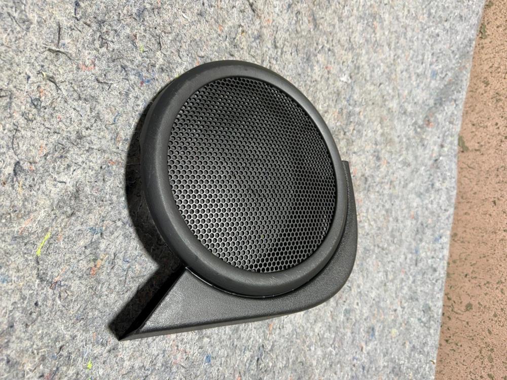 2009 Jeep Patriot Rear Right Passenger Side Speaker Bezel Grille OEM – photo 3
