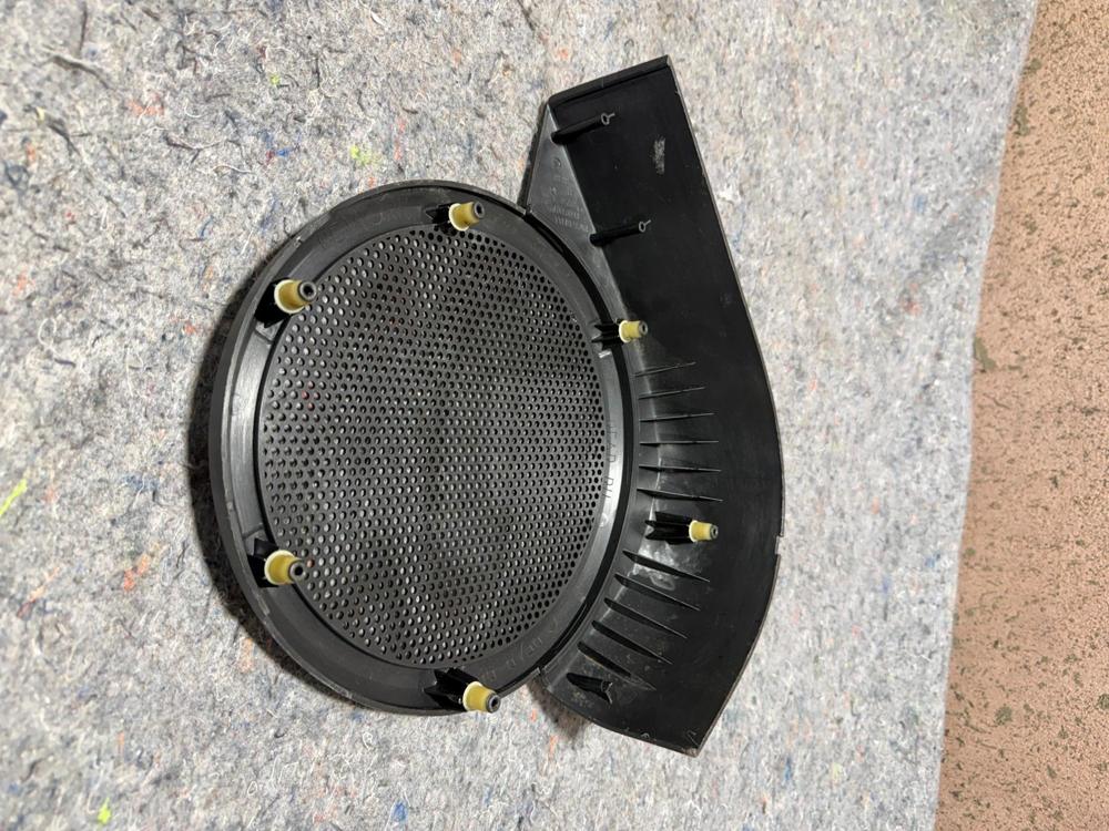 2009 Jeep Patriot Rear Right Passenger Side Speaker Bezel Grille OEM – photo 4