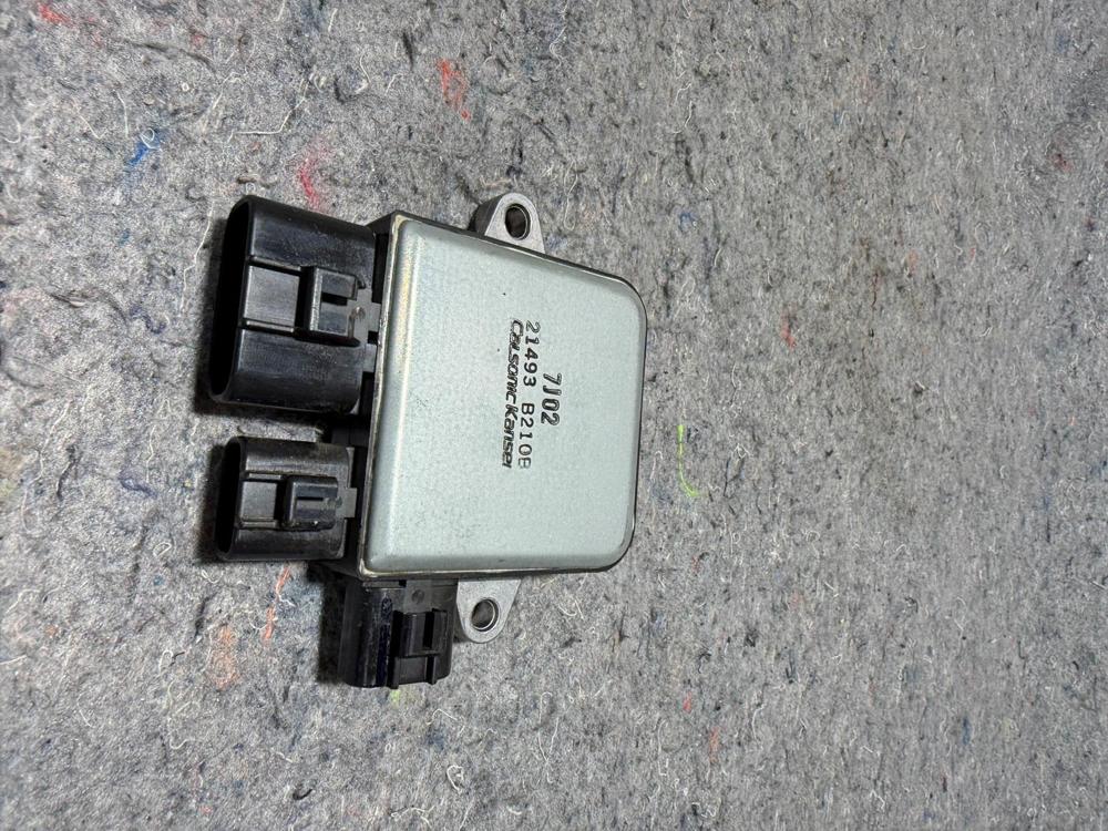 2019-2020 Infiniti Q50 Cooling Fan Control Module 21493-B493-V210B OEM – photo 3