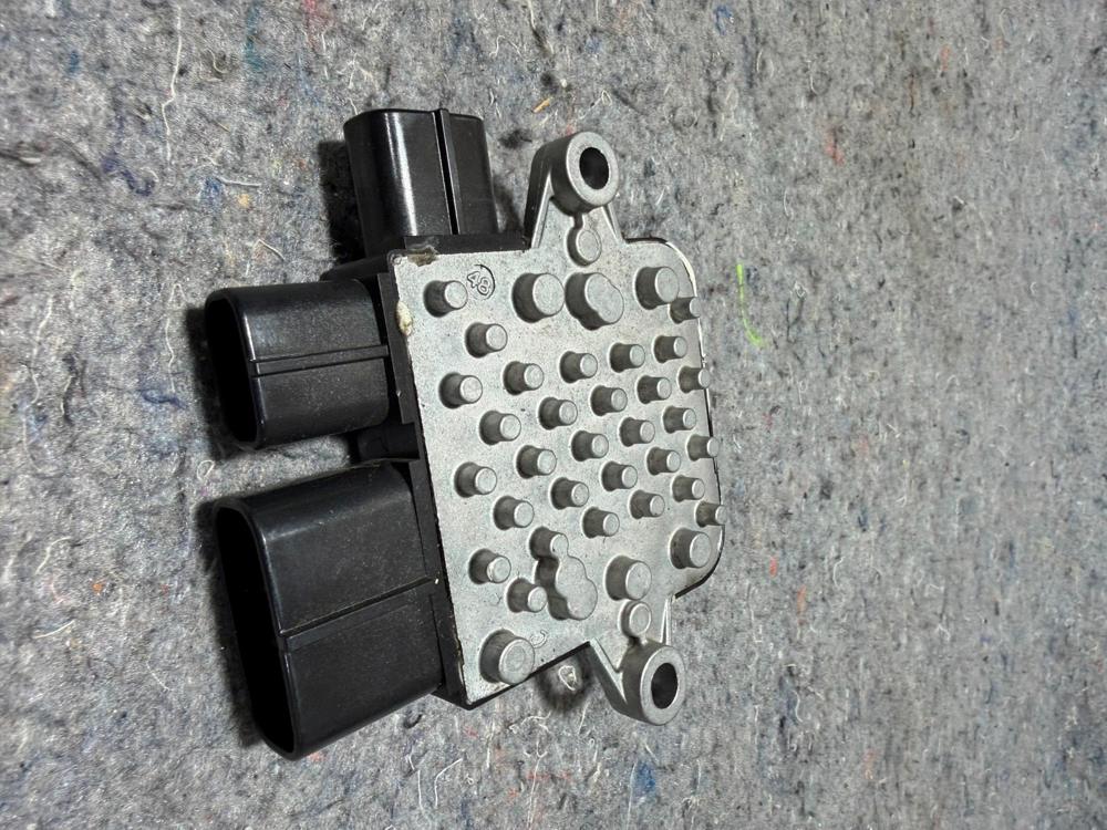 2019-2020 Infiniti Q50 Cooling Fan Control Module 21493-B493-V210B OEM – photo 4