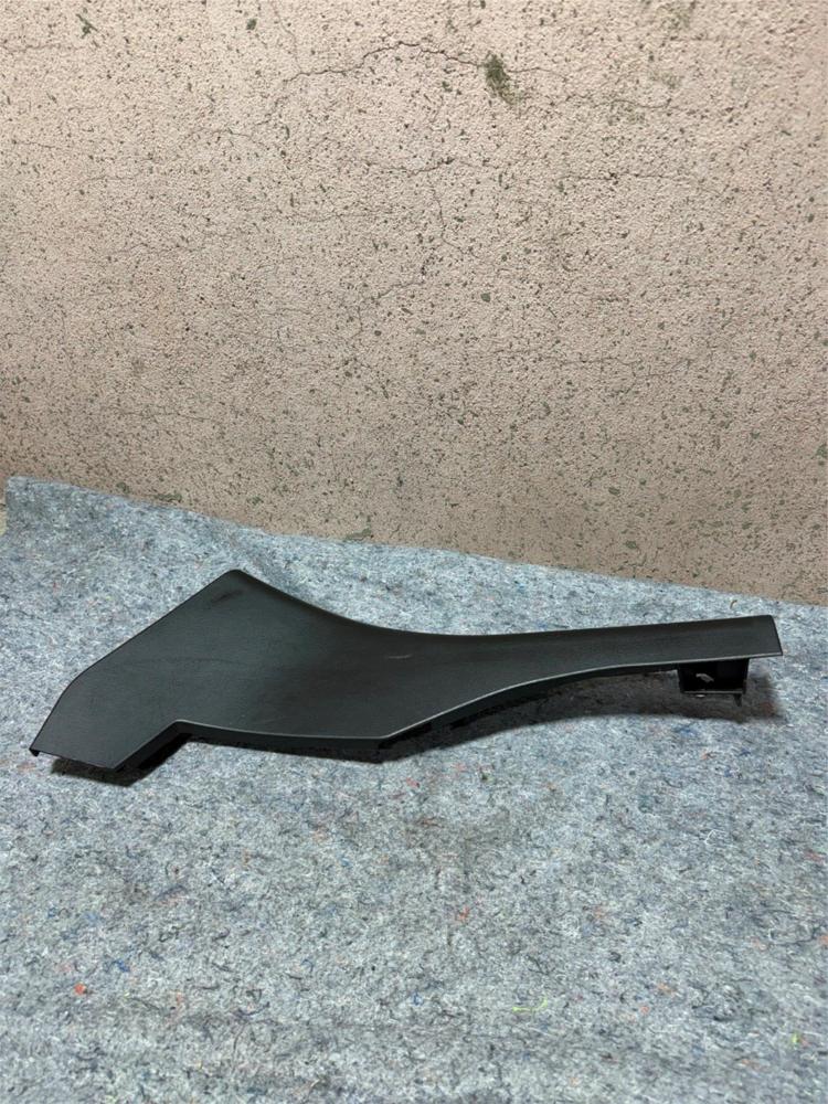 2014-2024 Maserati Ghibli Rear Left C Pillar Lower Trim OEM 670010908 Trim OEM – photo 1