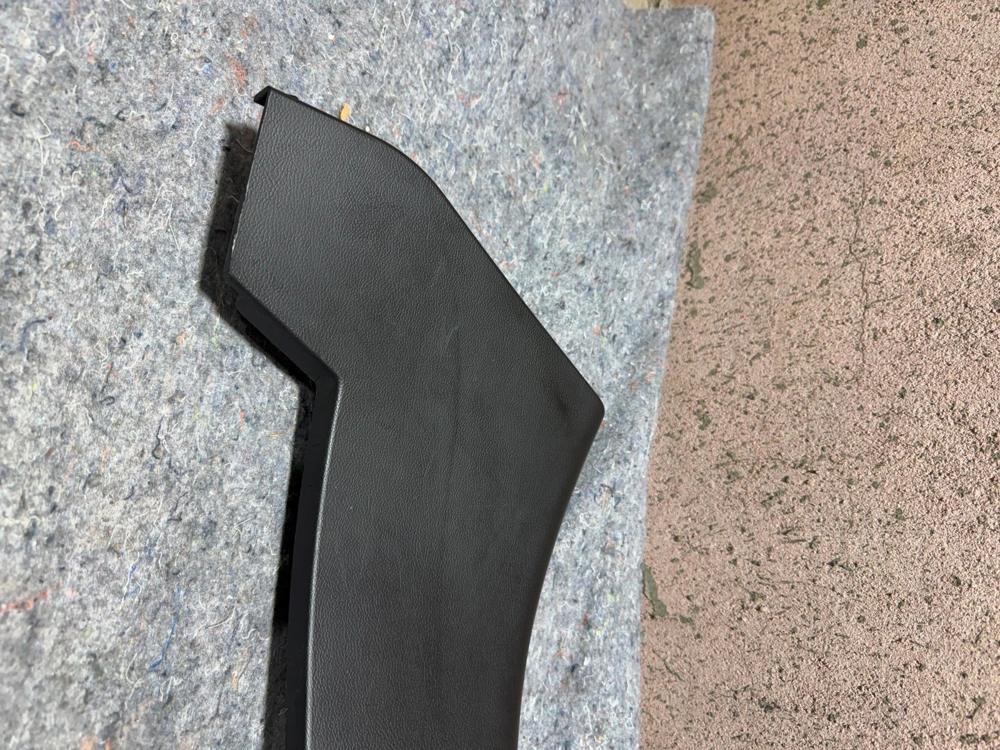 2014-2024 Maserati Ghibli Rear Left C Pillar Lower Trim OEM 670010908 Trim OEM – photo 3