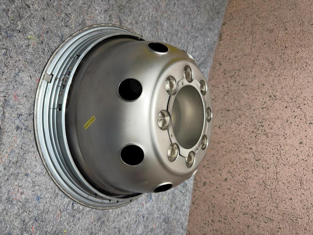 Brandnew Rear Ford Wheel Simulator Ford F-450 16" Snap on Lug 8 Hand Hole Hubcap – photo 2