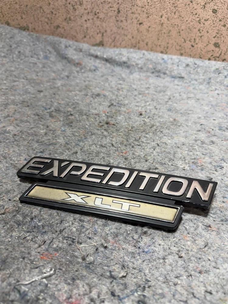 2000 Ford Expedition Xlt Adhesive Emblem OEM – photo 1