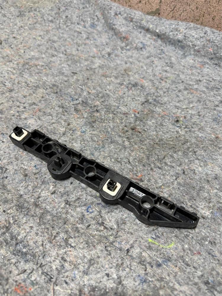 2016 2017 Infiniti Q50 OEM Bumper Bracket for Rear Left Passenger Side Lower – photo 1
