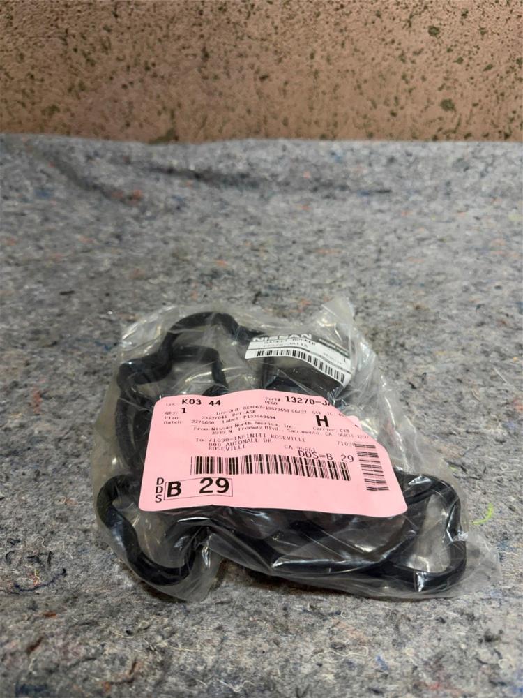 Nissan OEM Valve Cover Gasket 13270JA11A – photo 1