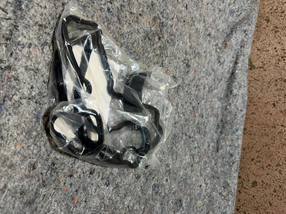 Nissan OEM Valve Cover Gasket 13270JA11A – photo 3