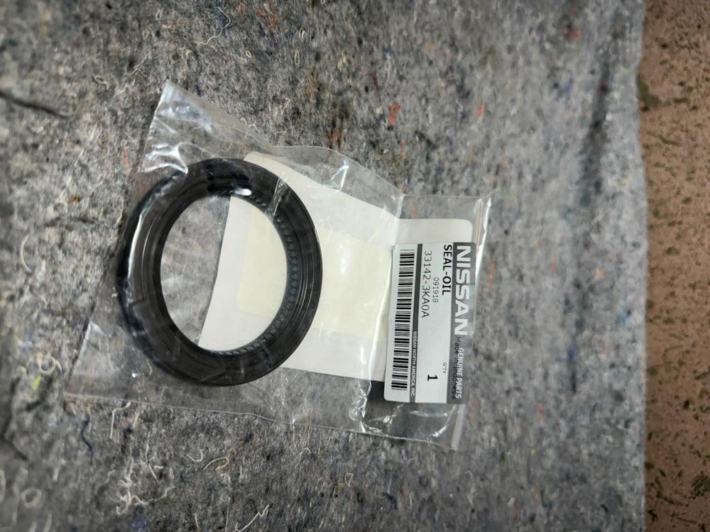 331423KA0A Genuine Nissan Seal Oil Drive 33142-3KA0A – photo 3