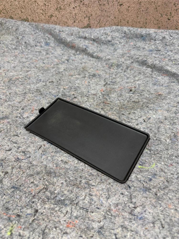 2010-2012 Dodge Caliber Jeep Center Console Arm Rest Rubber Mat L0184773AA – photo 1