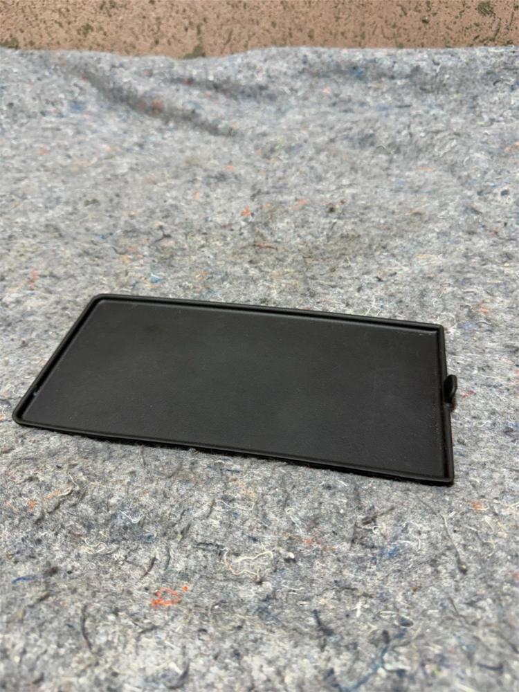 2010-2012 Dodge Caliber Jeep Center Console Arm Rest Rubber Mat L0184773AA – photo 1