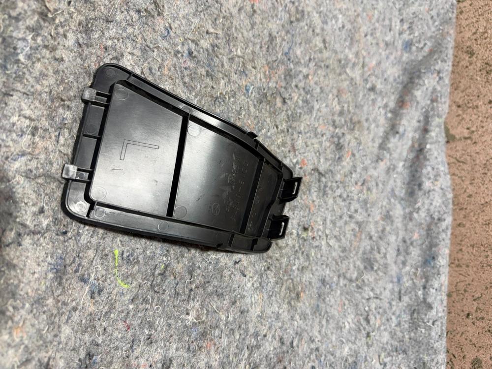 2015-2018 Toyota Yaris Trim Left Trunk Access Hole Cover DD1B-68873 LH OEM – photo 2