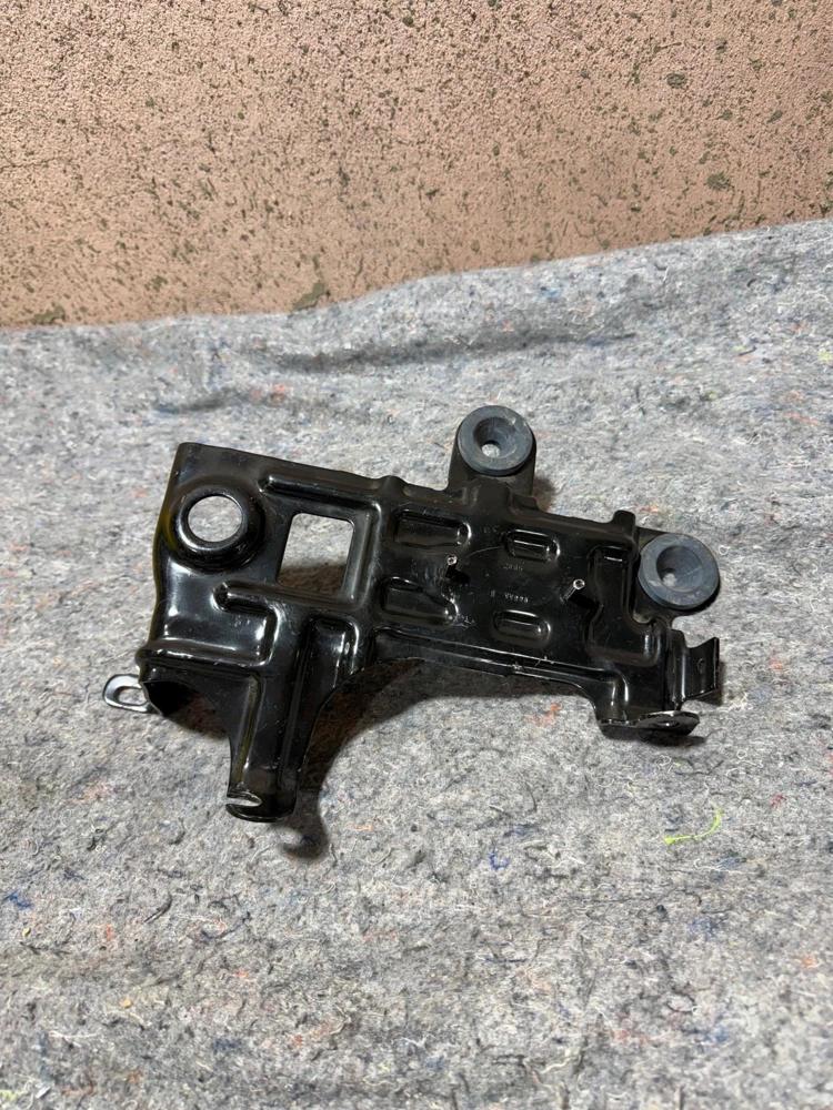 2007-2017 Jeep Patriot 2.4L Gas Engine Battery Tray Holder Bracket Support OEM – photo 1