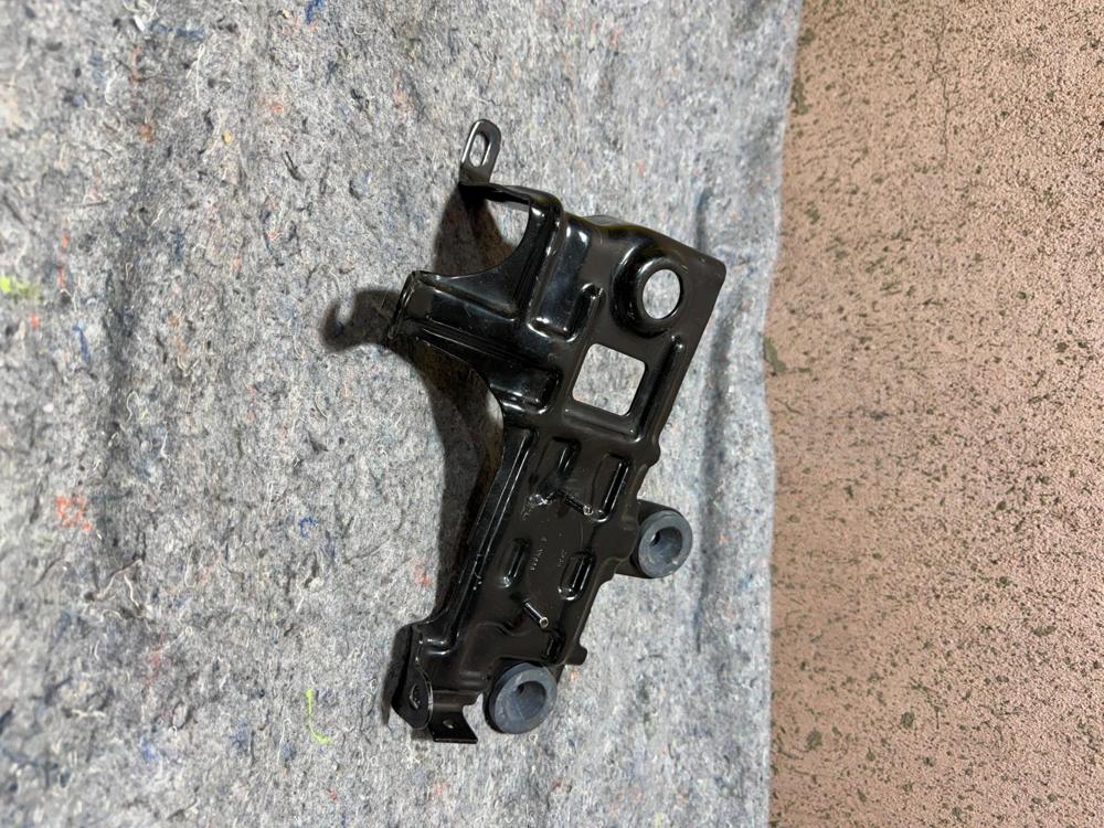 2007-2017 Jeep Patriot 2.4L Gas Engine Battery Tray Holder Bracket Support OEM – photo 3