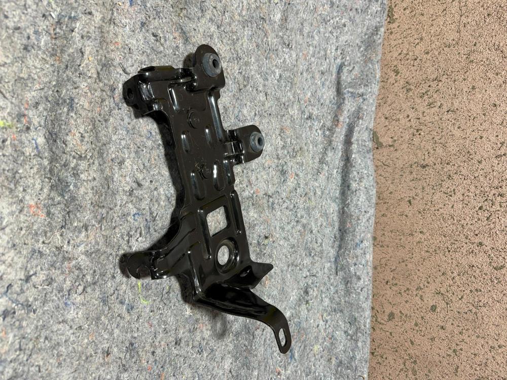 2007-2017 Jeep Patriot 2.4L Gas Engine Battery Tray Holder Bracket Support OEM – photo 4