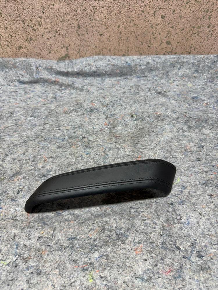 2014-2019 Maserati Ghibli Door Interior Handle Trim 105804338C – photo 1