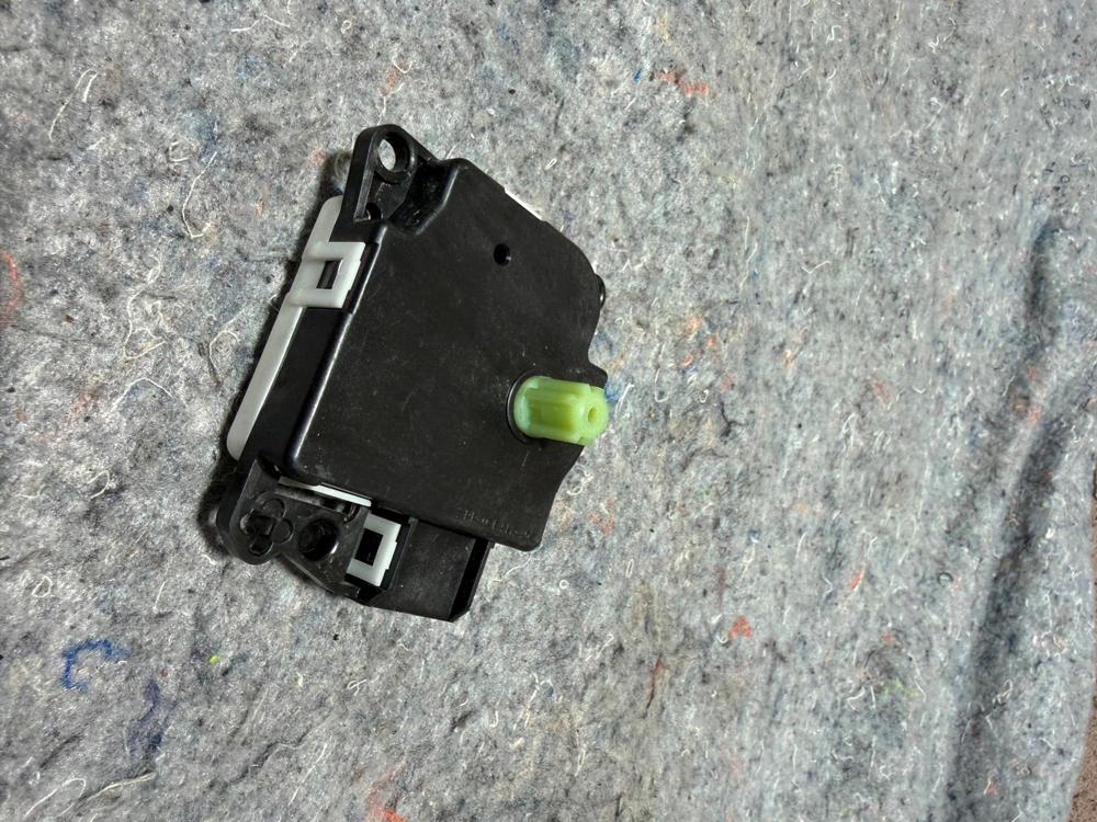18-2022 Ford Expedition OEM HVAC Heater Blend Door Vent Actuator EE900001 CYH5E – photo 2
