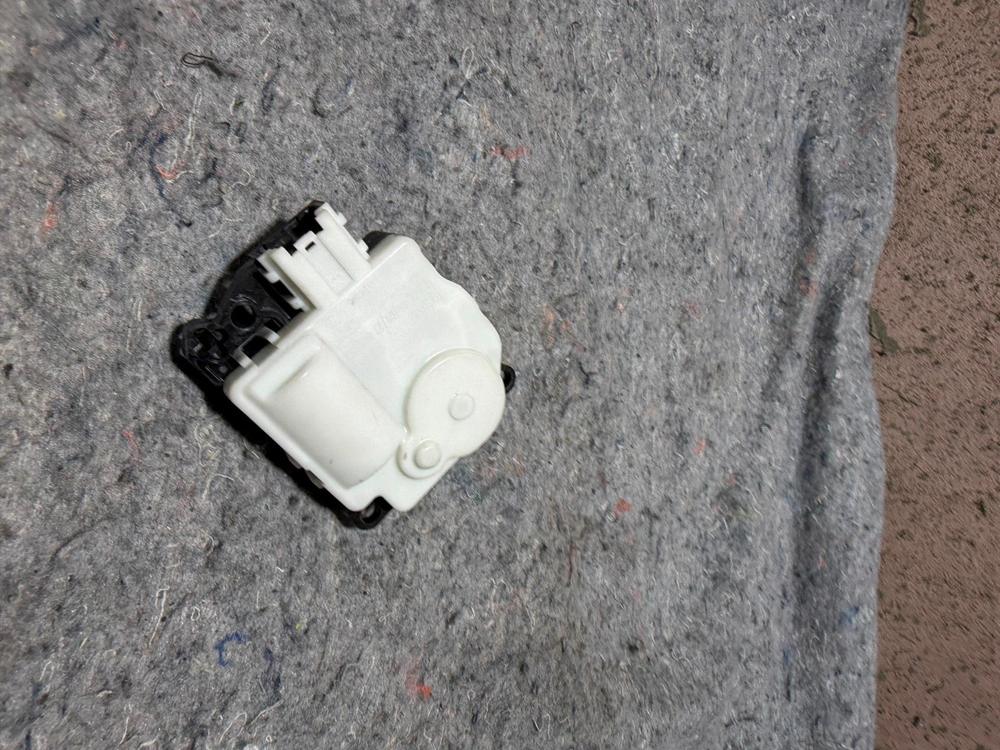 18-2022 Ford Expedition OEM HVAC Heater Blend Door Vent Actuator EE900001 CYH5E – photo 3