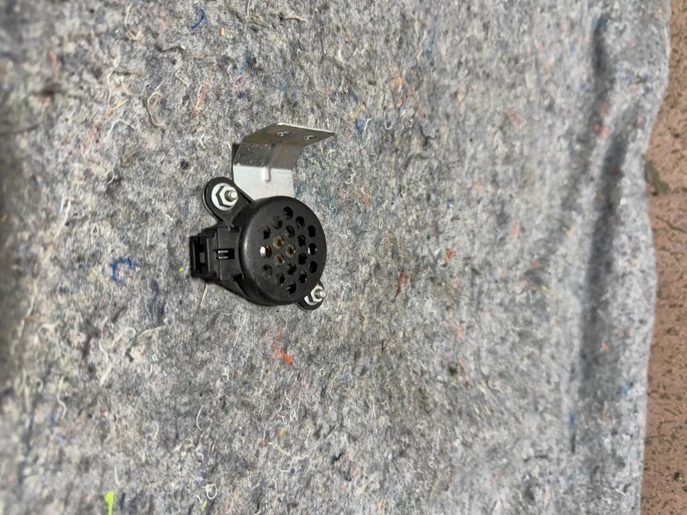Genuine Infiniti OEM Buzzer Assy 256403TA1C – photo 2