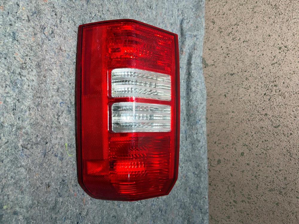 2008-2017 Jeep Patriot Passenger Right Side Rear Brake Tail Light Lamp OEM – photo 4