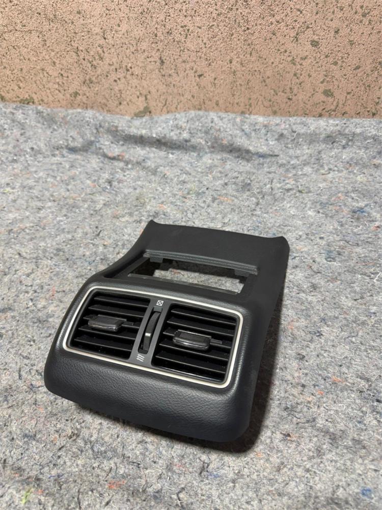 14-18 Infiniti Q50 Rear Console Air Vent Grille Panel Cover Trim OEM – photo 1
