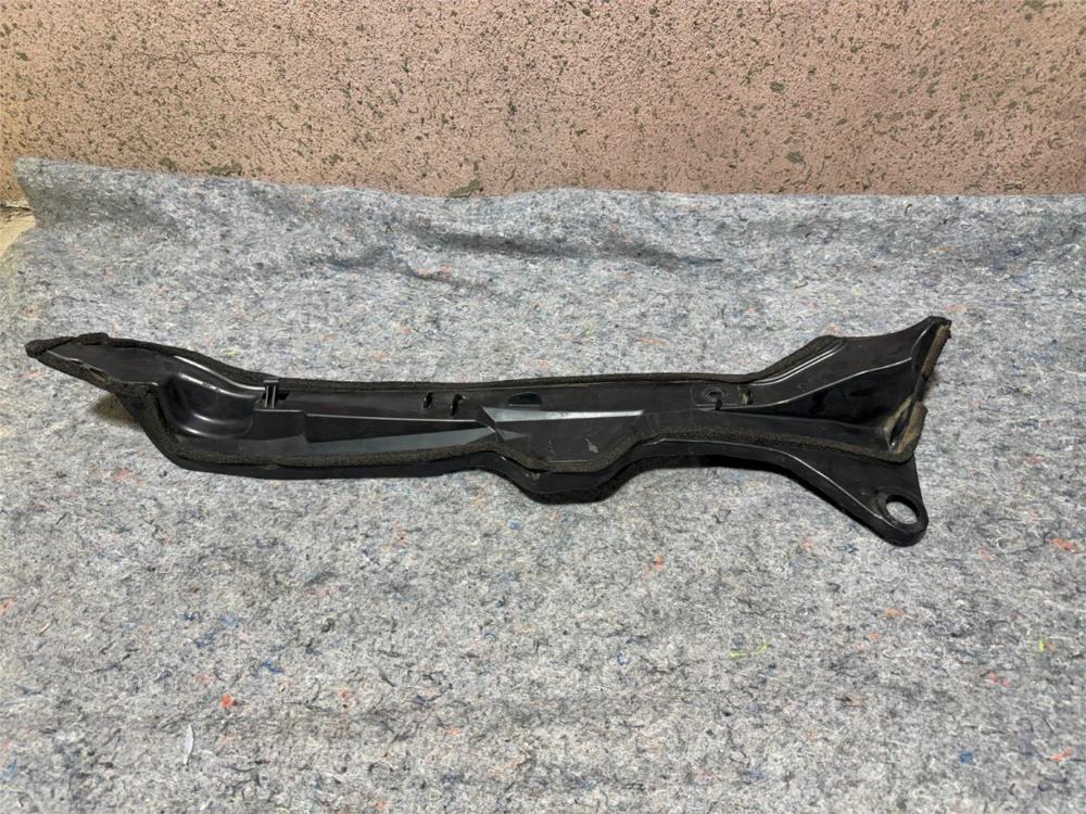 2014-2019 Toyota Corolla Rear Right Fender Protection Seal 53827-02190 OEM – photo 1