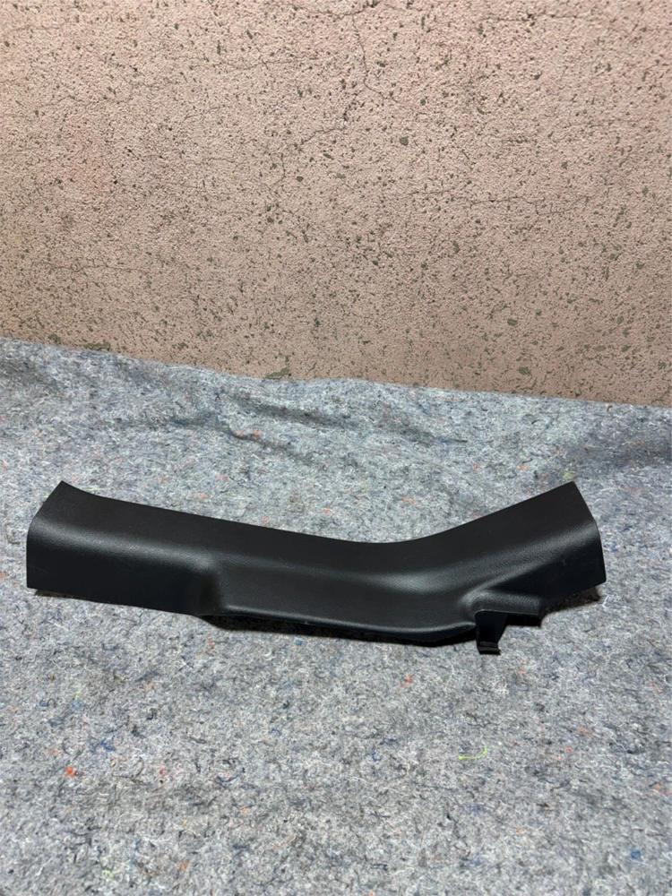 2014-2024 Infiniti Q50 Rear Right Side Door Sill Trim Cover OEM 769B64GA0A – photo 1