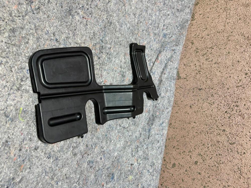 OEM Genuine Toyota Corolla 53293-02250 Passenger RH Right Radiator Air Deflector – photo 3