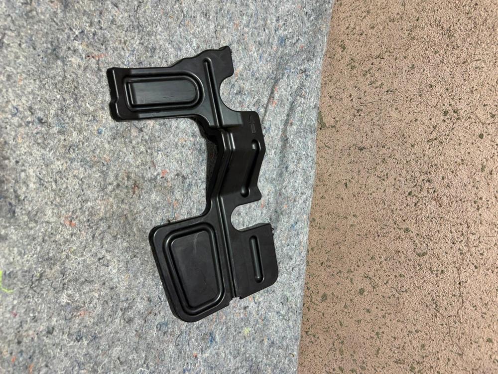 OEM Genuine Toyota Corolla 53293-02250 Passenger RH Right Radiator Air Deflector – photo 4