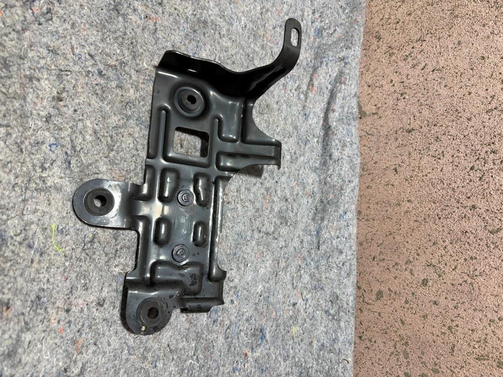 2007-2017 Jeep Patriot 2.4L Gas Engine Battery Tray Holder Bracket Support OEM – photo 2