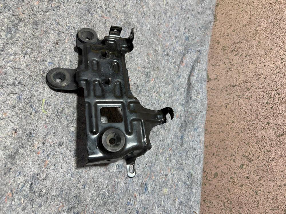 2007-2017 Jeep Patriot 2.4L Gas Engine Battery Tray Holder Bracket Support OEM – photo 3