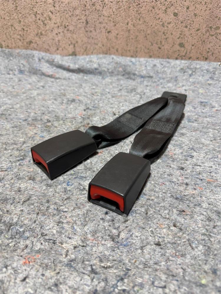 2007-2017 Jeep 1GD231DVAA Rear Inner Seat Belt Left Mopar – photo 1