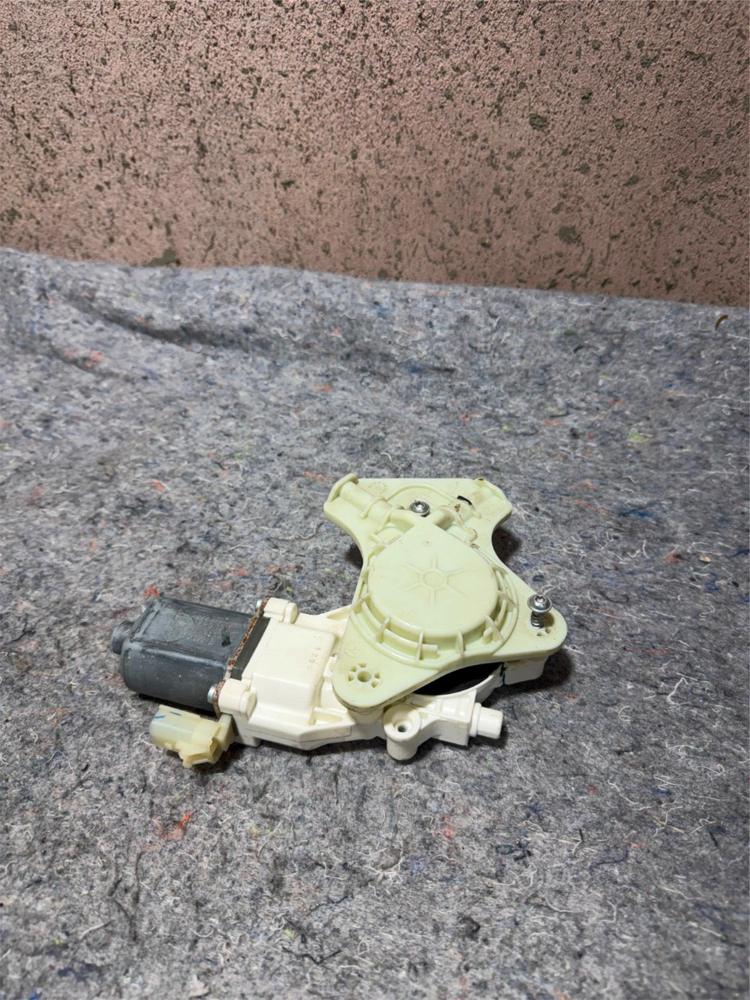 07-17 Jeep Compass Patriot Front Right Side Door Power Window Motor OEM – photo 1
