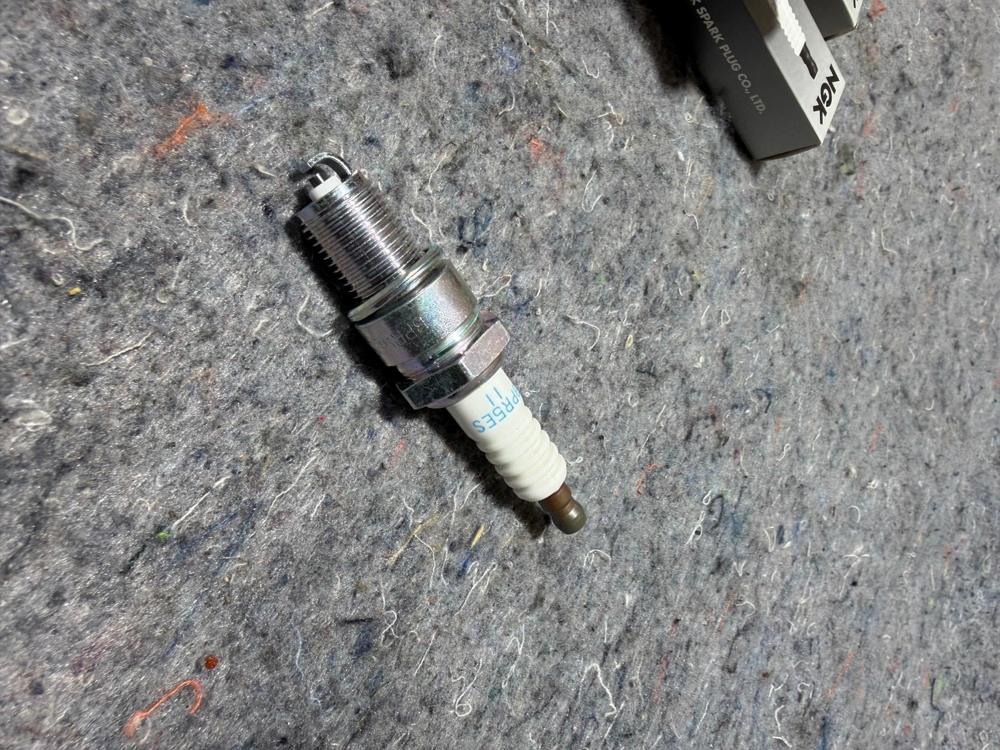 4 Pack Genuine Ngk 7634 Spark Plug BPR5ES11 – photo 2