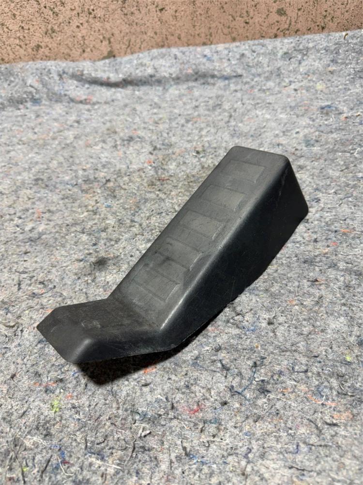 Genuine Mopar Footrest Support 1RK61XDVAB – photo 1