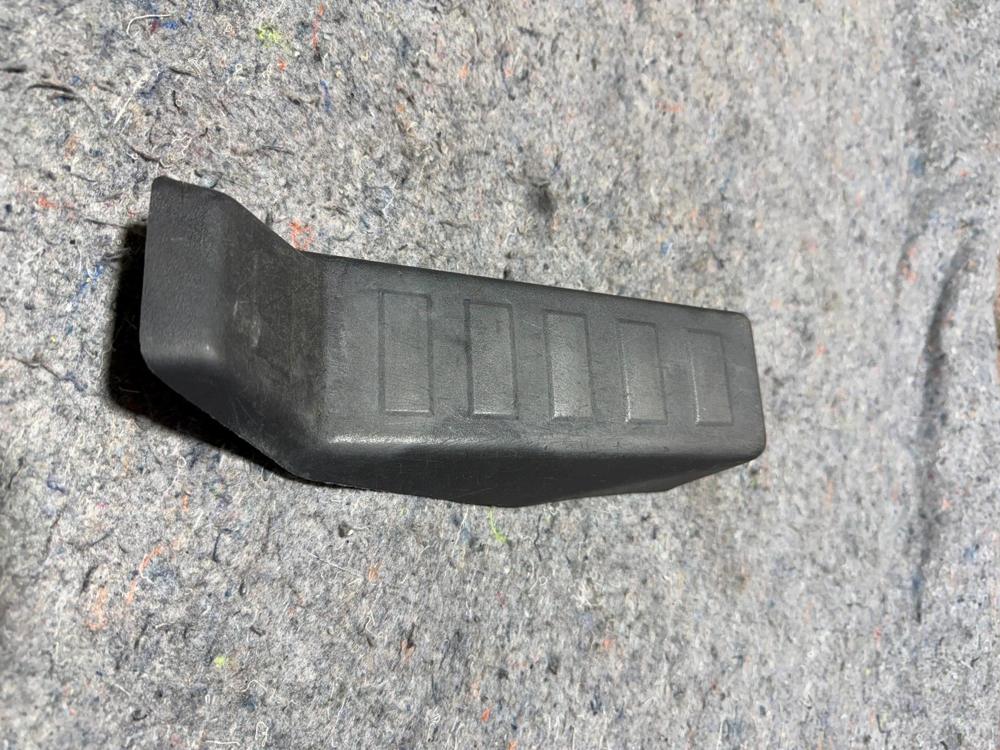 Genuine Mopar Footrest Support 1RK61XDVAB – photo 3