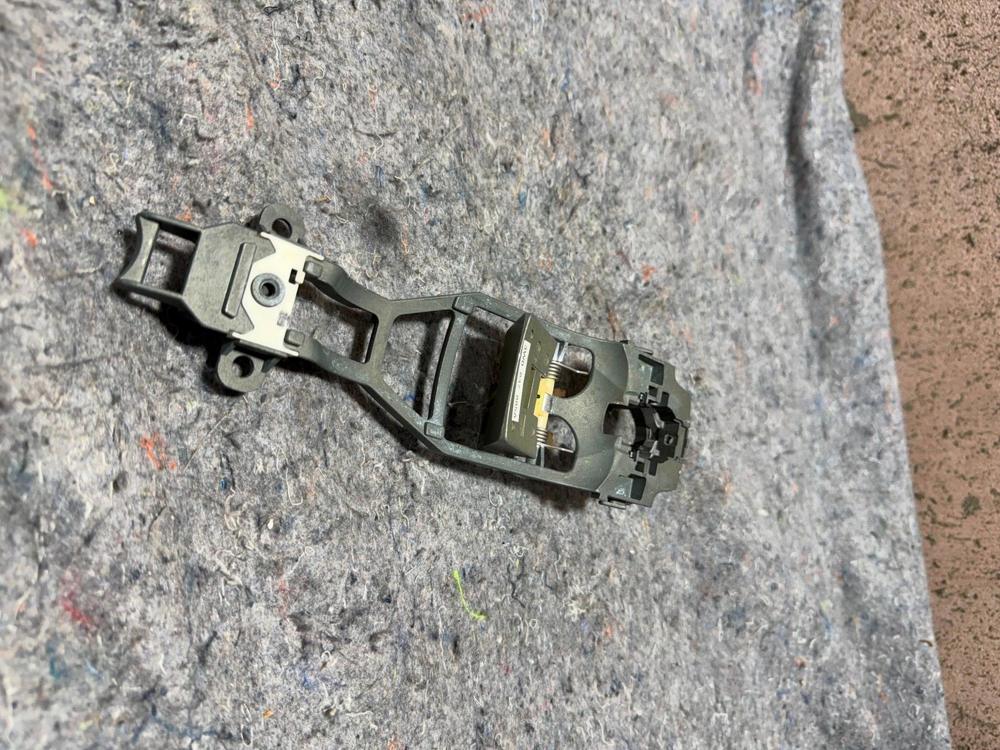 VW Volkswagen Left Front Drivers Side Door Handle Support Bow 1K0837885A OEM – photo 3