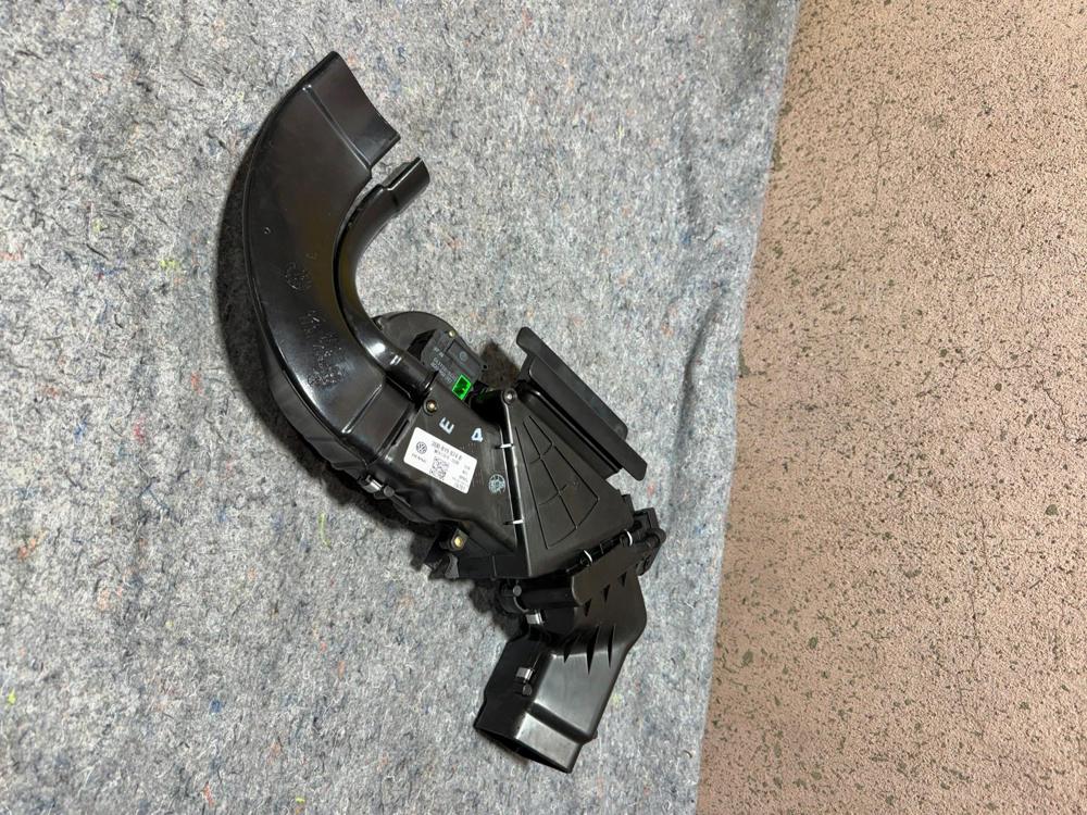 2006-2010 Bentley Flying Spur Continental Front Right Air Distribution Duct OEM – photo 4