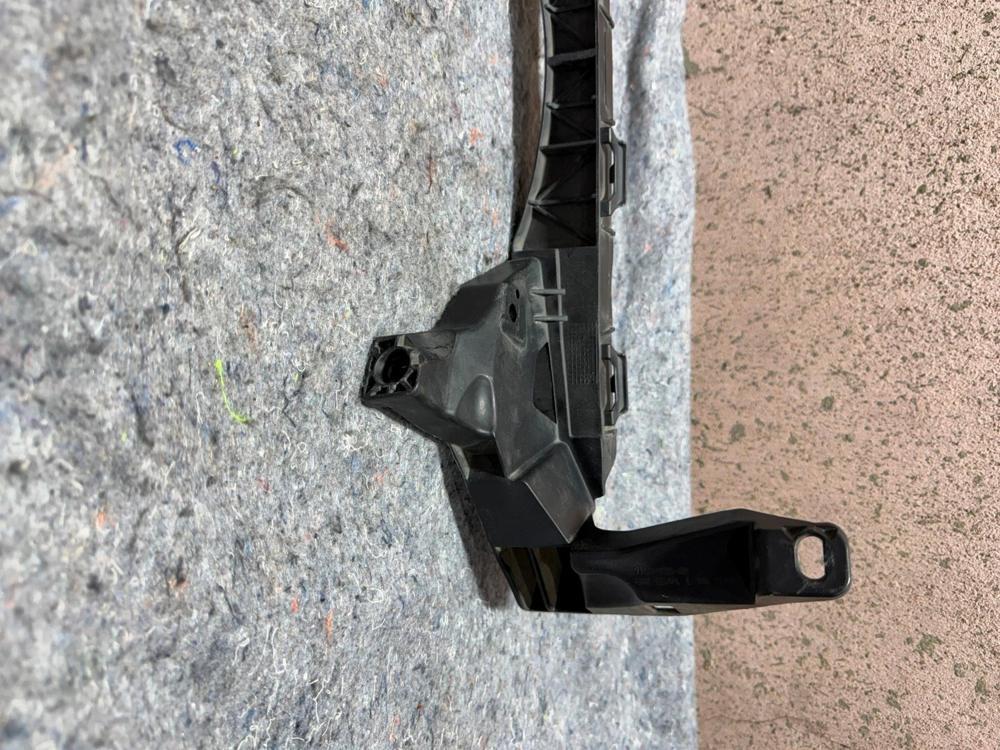 OEM Honda Accord 2013-2017 Front Left Drivers Side Upper Bumper Support Retainer – photo 2