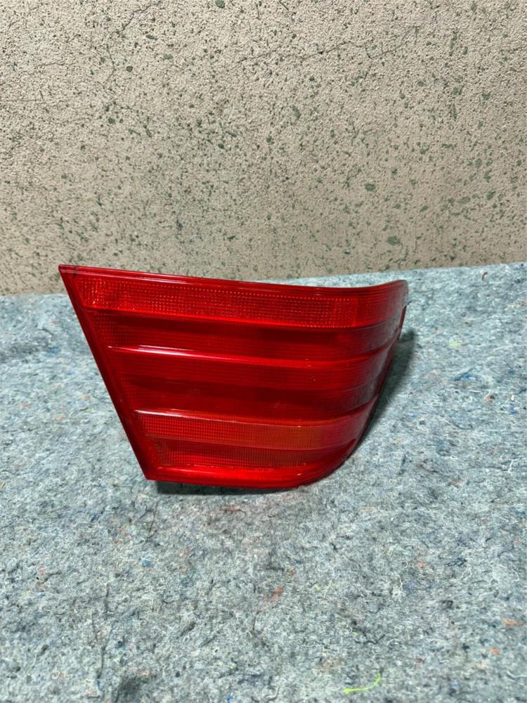 OEM 1996-1999 Mercedes Benz E320 Sedan Driver Tail Light LH – photo 1