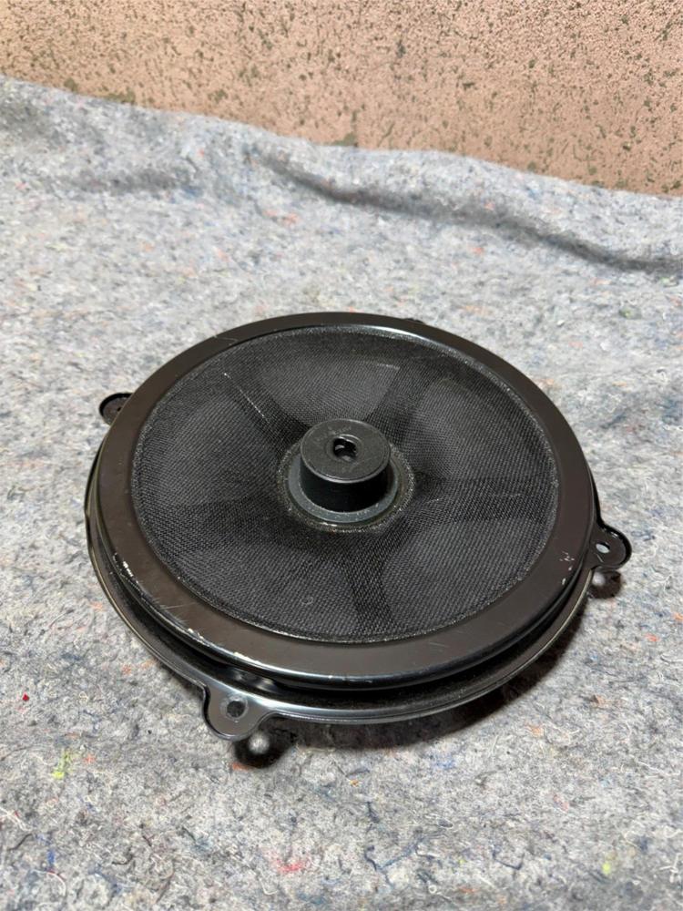 2014-2022 Infiniti Q50 Speaker 281506HE2A OEM JL41 – photo 1