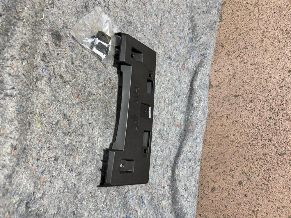 2018-2024 Infiniti Q50 Front License Plate Bracket 962106HH0B OEM – photo 3