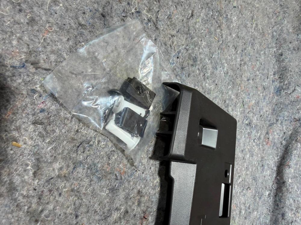 2018-2024 Infiniti Q50 Front License Plate Bracket 962106HH0B OEM – photo 4