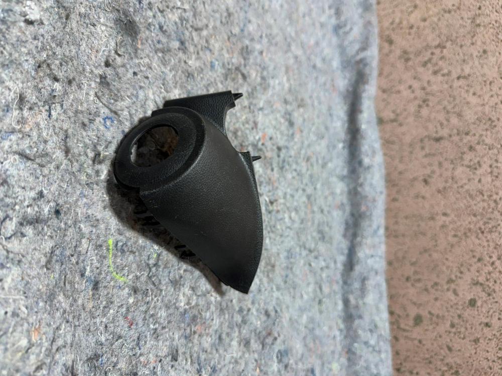 2019-2022 Chevroley Spark 4250986 Ignition Lock Cylinder Opening Cover Gm OEM – photo 2