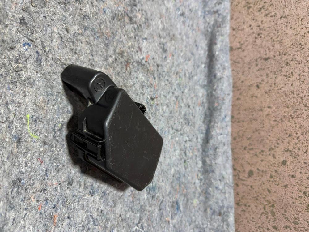 2017-2020 Infiniti Q60 Fuse Relay Battery Junction Box Block Upper Cover OEM – photo 4