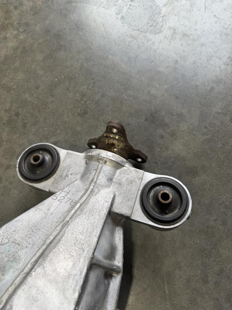 2014-2018, Infiniti Q50, Rear Differential Carrier H527B 384204GD0A – photo 3