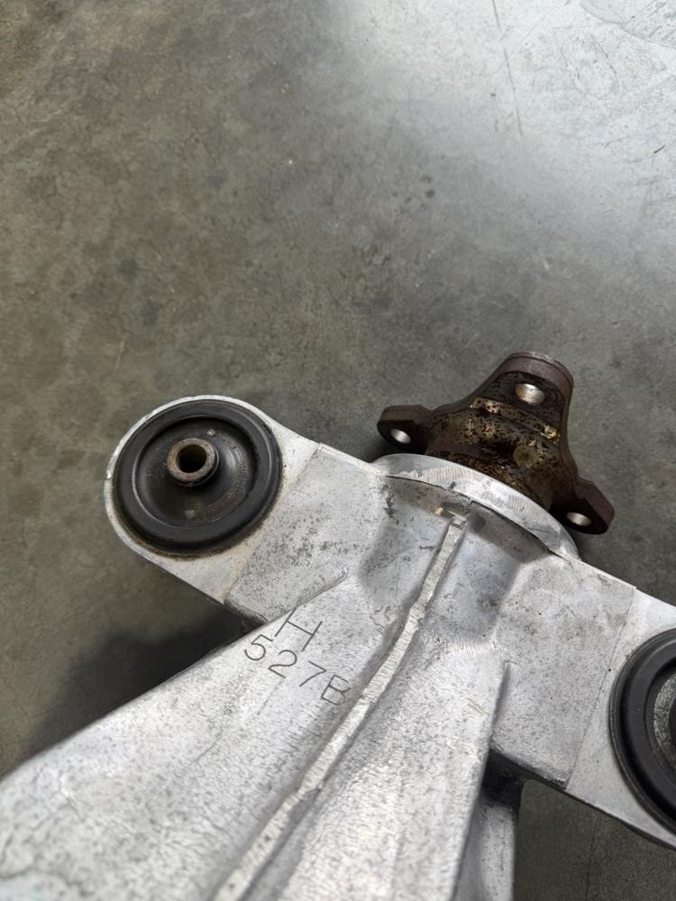 2014-2018, Infiniti Q50, Rear Differential Carrier H527B 384204GD0A – photo 4