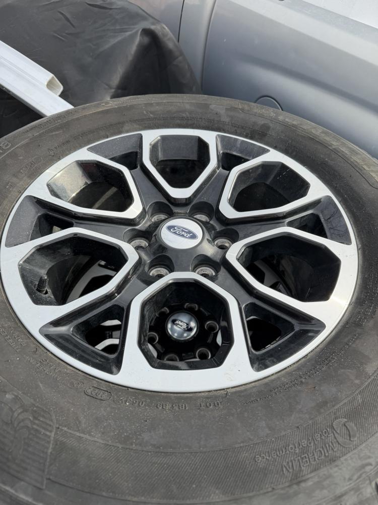 Ford Expedition OEM Black Wheels Tires F-150 Lariat Limited Rims 275/65R18 – photo 1