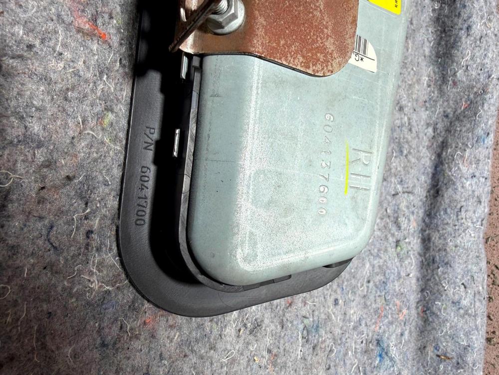 2006-2010 Cadillac CTS Passenger Right RH Seat OEM Part 604137600 – photo 2