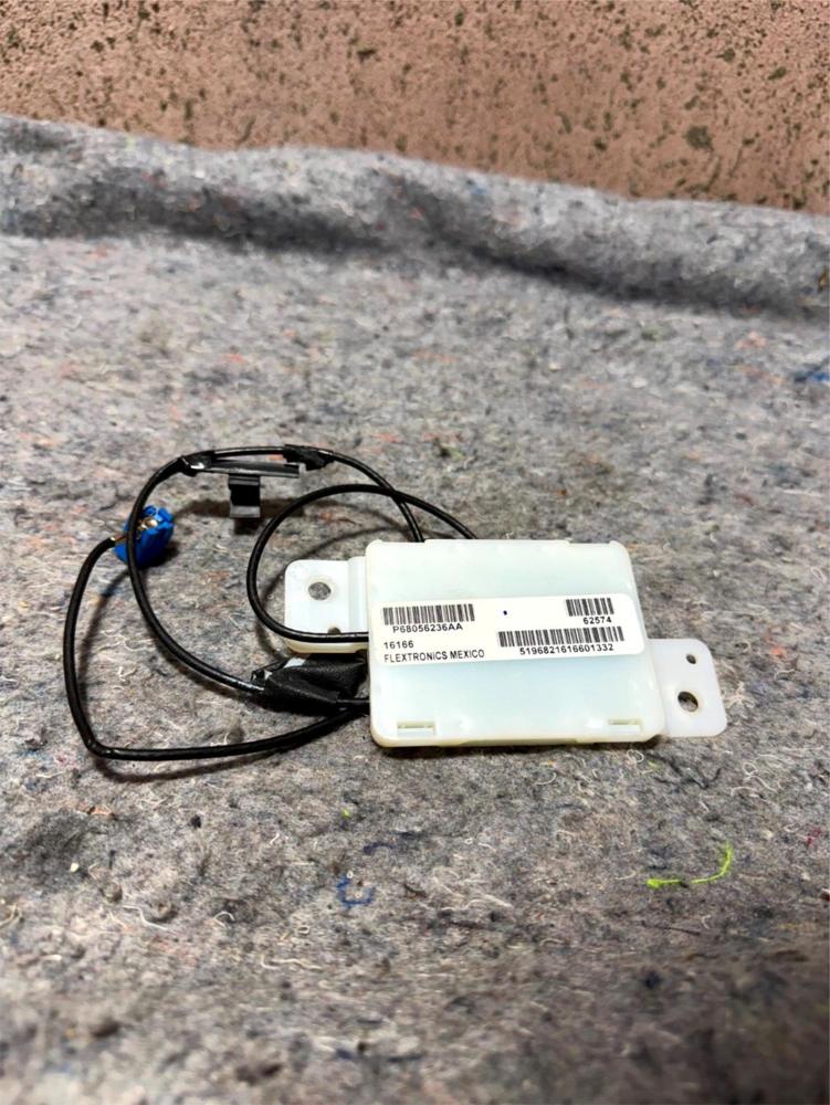 OEM 2010-2017 Jeep Compass Keyless Entry Antenna P68056236AA – photo 1
